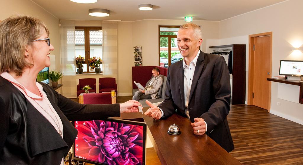 Hotel Hollmann Halle  Bagian luar foto