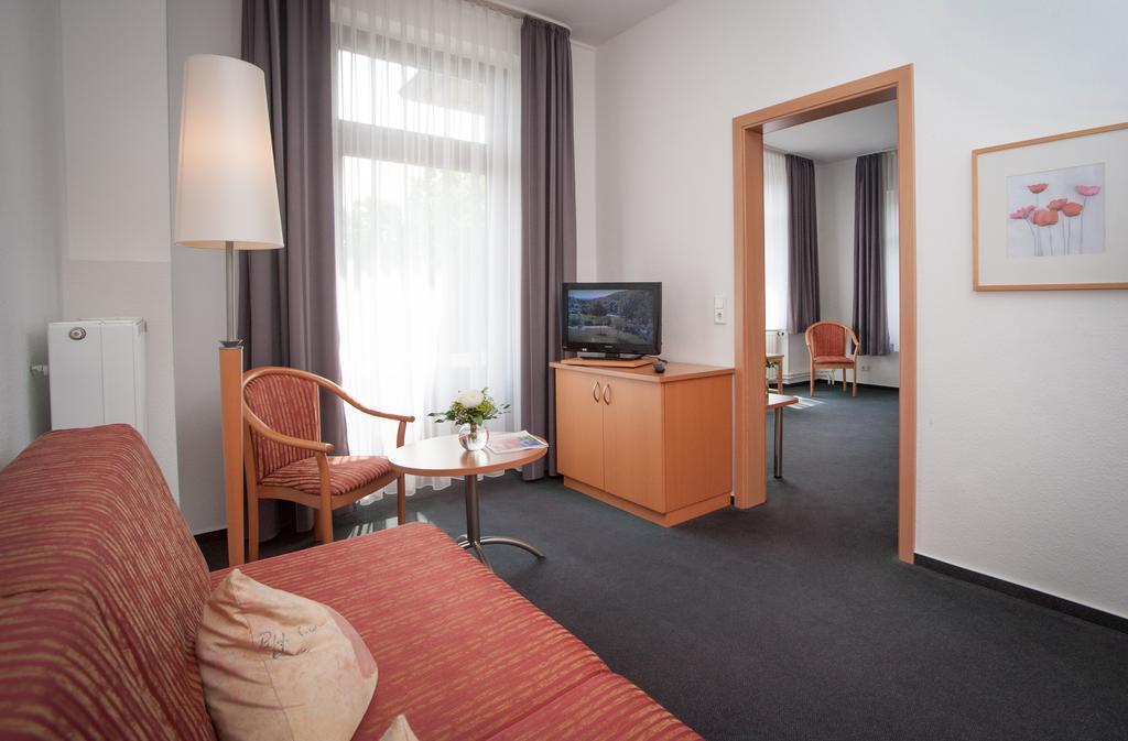 Hotel Hollmann Halle  Bagian luar foto